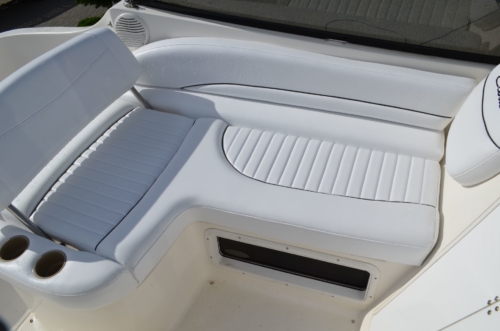 MOTORÓWKA BAYLINER CIERA 2455 24′ SILNIK MERCRUISER 5.7L V8 250HP NAPĘD BRAWO 3