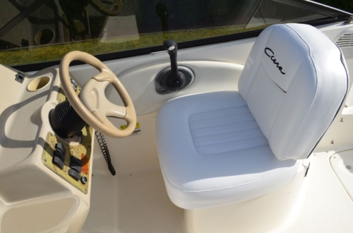 MOTORÓWKA BAYLINER CIERA 2455 24′ SILNIK MERCRUISER 5.7L V8 250HP NAPĘD BRAWO 3