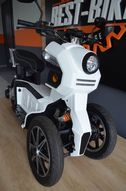 DOOHAN ITANK Skuter elektryczny + ładowarka (Ego2 Goodyear)