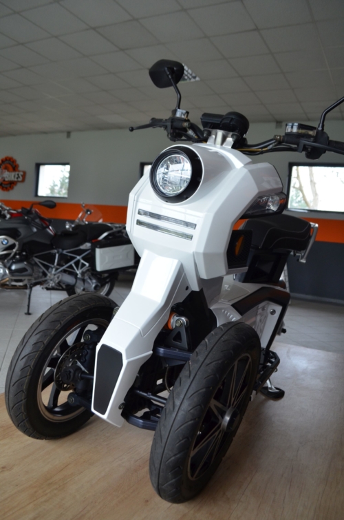 DOOHAN ITANK Skuter elektryczny + ładowarka (Ego2 Goodyear)