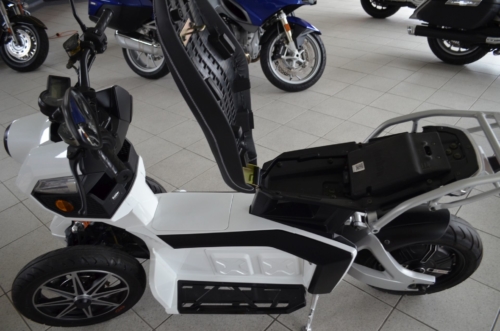 DOOHAN ITANK Skuter elektryczny + ładowarka (Ego2 Goodyear)