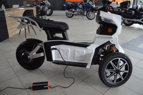 DOOHAN ITANK Skuter elektryczny + ładowarka (Ego2 Goodyear)