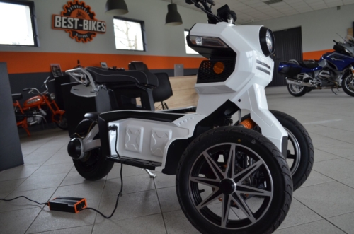 DOOHAN ITANK Skuter elektryczny + ładowarka (Ego2 Goodyear)