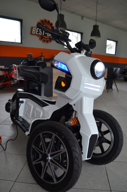 DOOHAN ITANK Skuter elektryczny + ładowarka (Ego2 Goodyear)