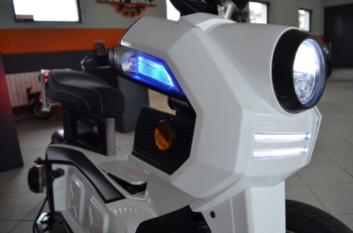 DOOHAN ITANK Skuter elektryczny + ładowarka (Ego2 Goodyear)