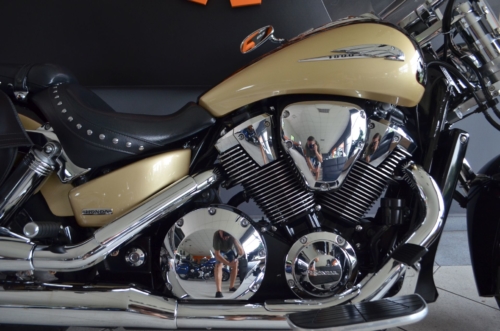GWARANCJA !!! HONDA VTX1800 RETRO MEGA NISKI PRZEBIEG ! 100% BEZWYPADKOWY !!! JAK NOWY !!!