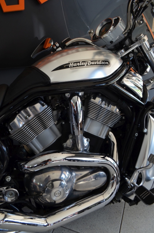 GWARANCJA !!! HARLEY-DAVIDSON V-ROD BARDZO NISKI PRZEBIEG 100% BEZWYPADKOWY SUPER STAN !!!